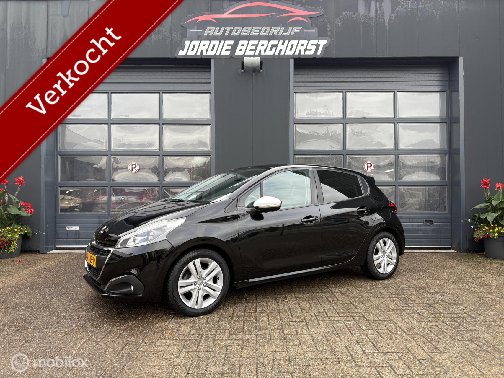 Peugeot 208 1.2 PureTech Signature 2019 - voorkant