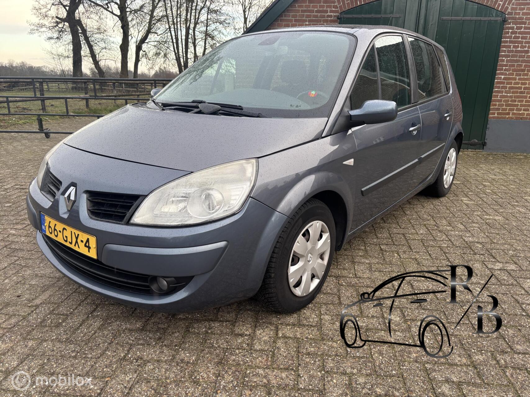 Foto van RENAULT MEGANE SCENIC