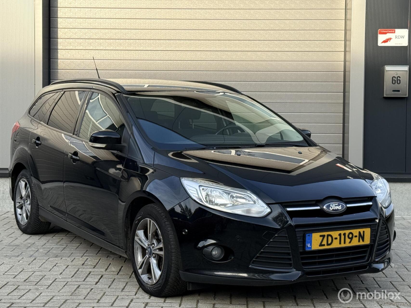 Ford Focus 1.0 EcoBoost Lease Titanium 2013 - voorkant