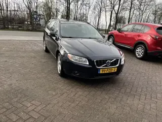 Volvo V70 1.6 T4 Momentum 2011 - voorkant
