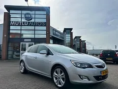 Opel Astra 1.4 Turbo Sport 2012 - voorkant