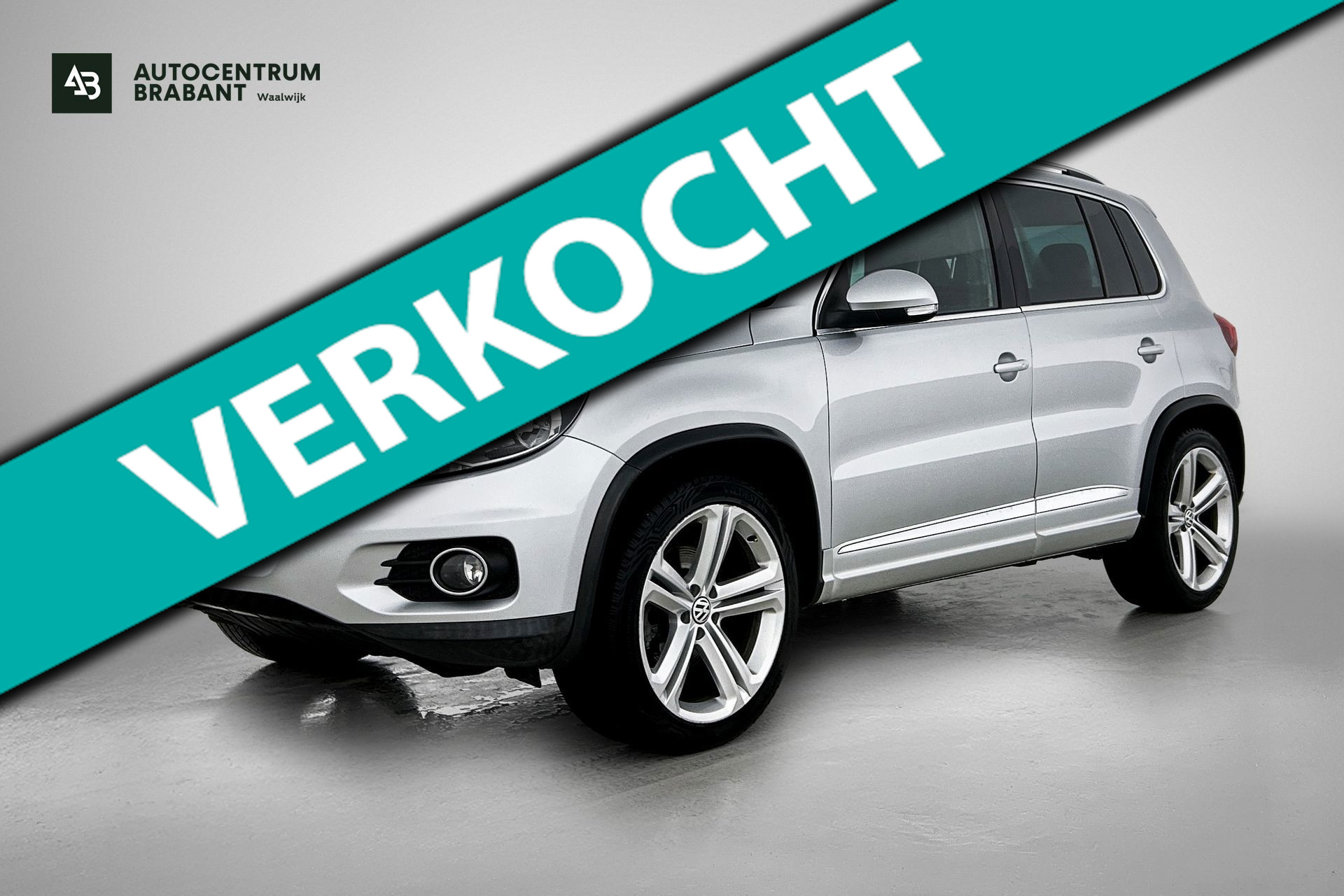 Volkswagen Tiguan 2x R-line( Goed OnderH, Camera, StoelV, Parkeerhulp, Airco, Leder, Cruise Con, Etc) 2015 - voorkant