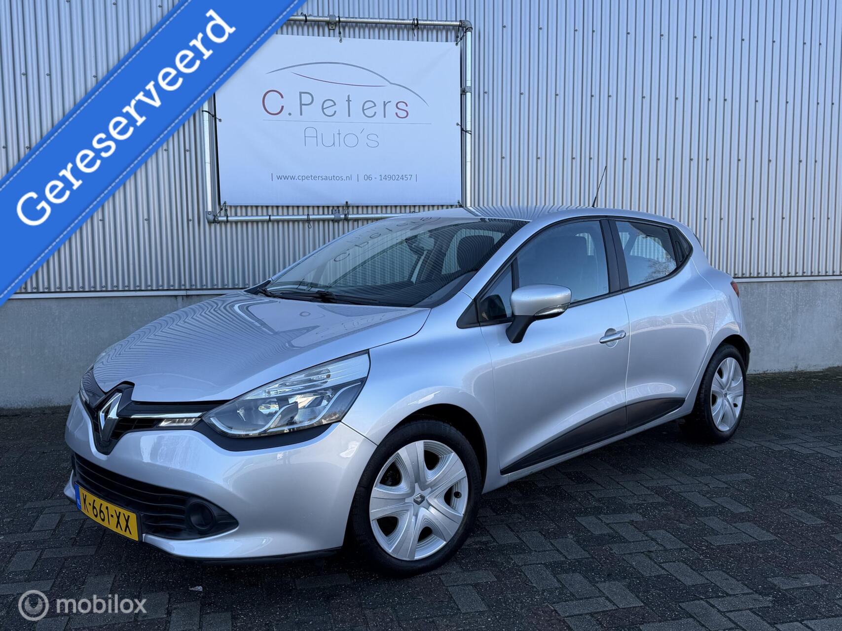 Renault Clio 0.9 TCe Expression 2014 / Navigatie / Parkeersensor / Airco / 2014 - voorkant