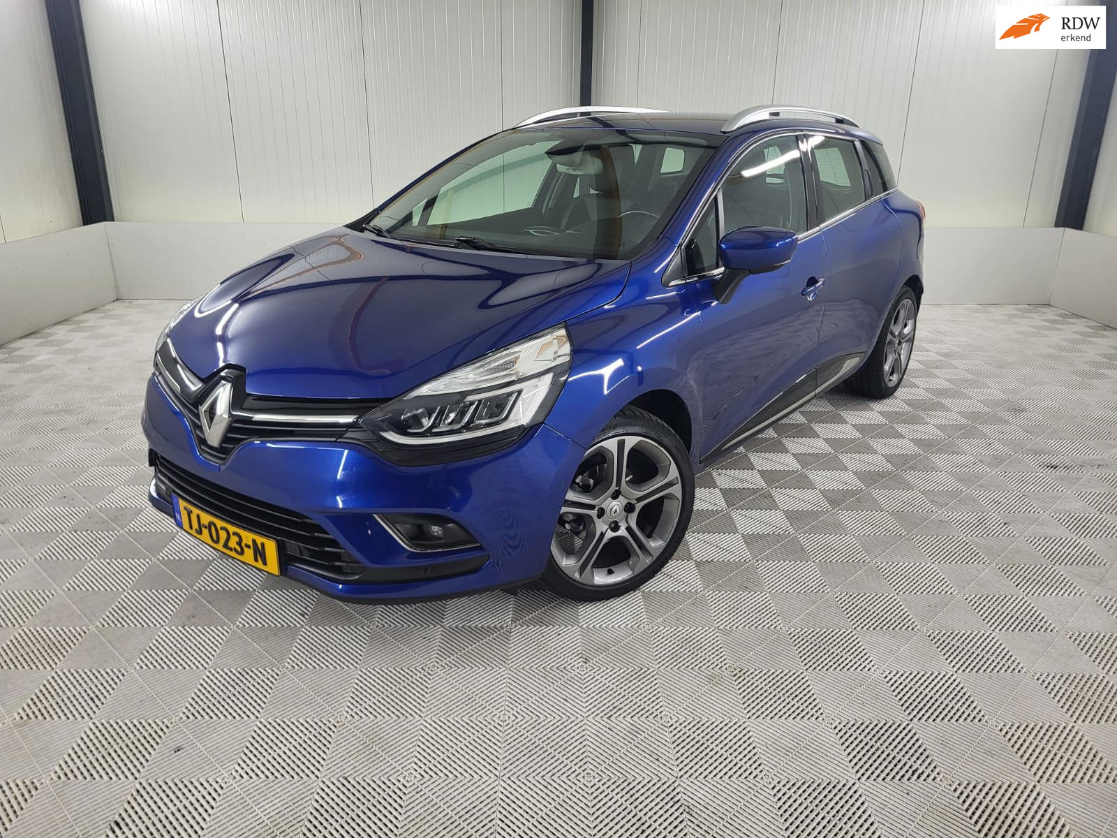 Renault Clio 0.9 TCe Intens, Gt-Line, Trekhaak, Stoelverwarming, Led 2018 - voorkant