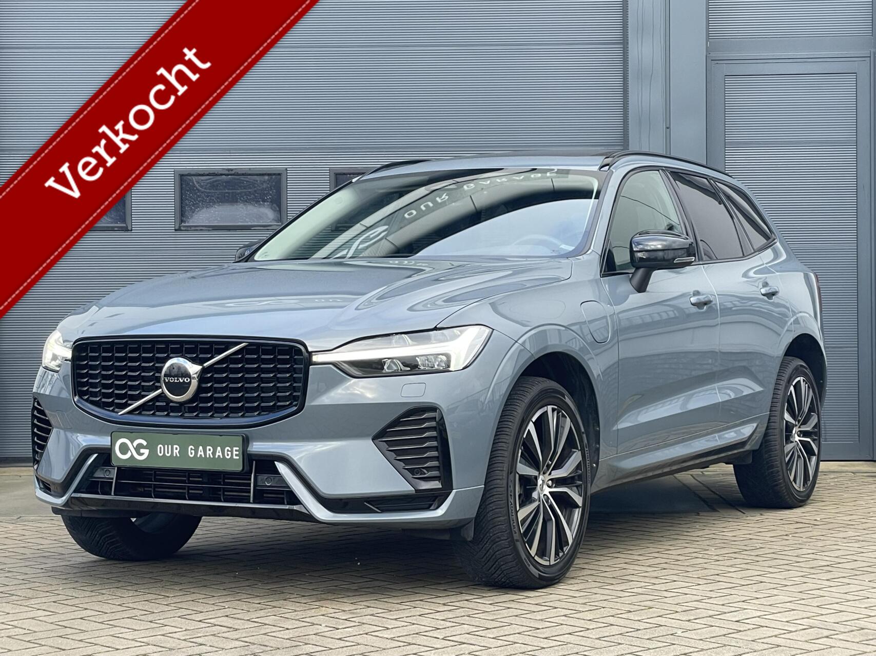 Volvo Xc60 T8 Recharge AWD Ultimate Dark|Luchtvering|Pano 2022 - voorkant