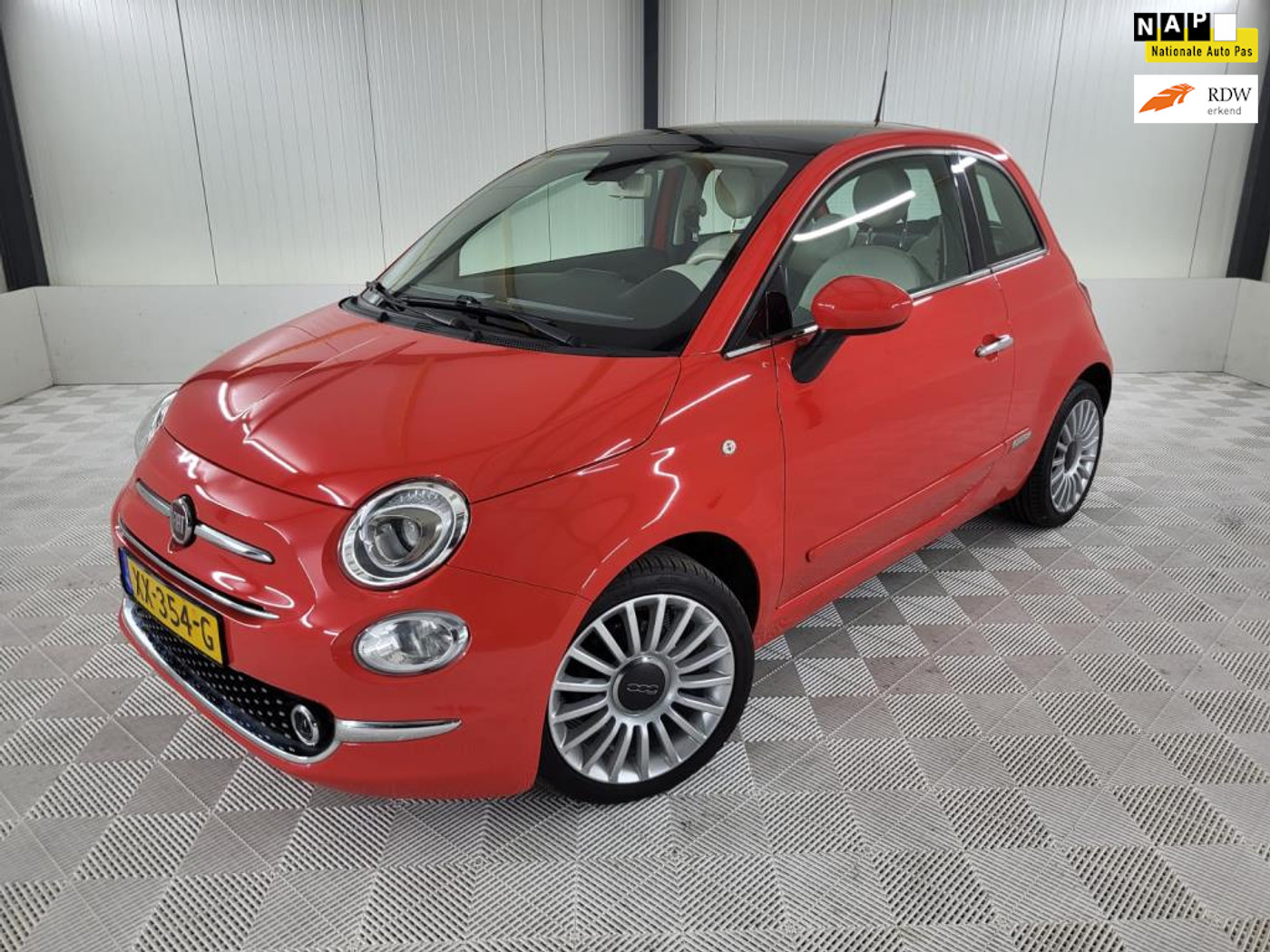 Fiat Fiat 500 0.9 TwinAir Turbo Collezione, Navigatie, Glazendak, Trekhaak, Pdc 2019 - voorkant