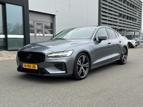 Volvo S60 2.0 T8 AWD Twin Engine R-Design 2020 - voorkant