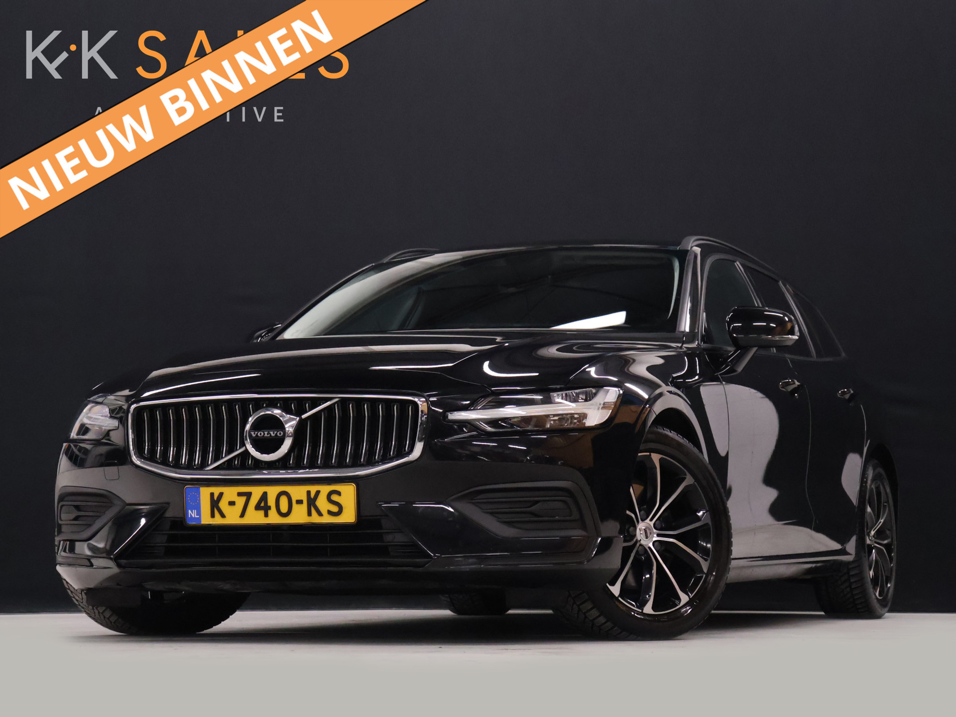 Volvo V60 2.0 B3 Sport 2021 - voorkant