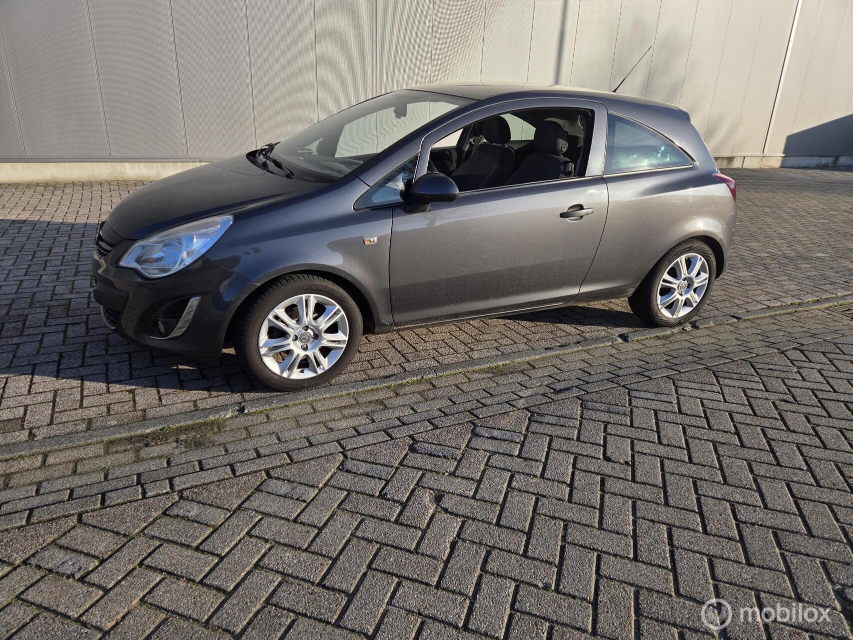Opel Corsa 1.2 EcoFlex  LPG 2012 - voorkant