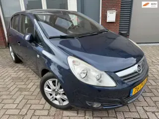 Opel Corsa 1.4-16V Cosmo 2011 - voorkant
