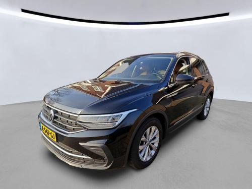Volkswagen Tiguan 1.5 TSI Life Business 2021 - voorkant