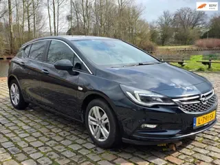 Opel Astra 1.4 Turbo 120 Jaar Edition 2019 - voorkant