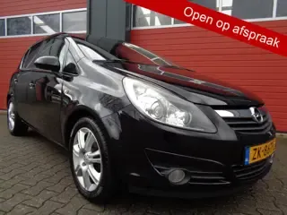 Opel Corsa 1.4-16V '111' Edition 2010 - voorkant