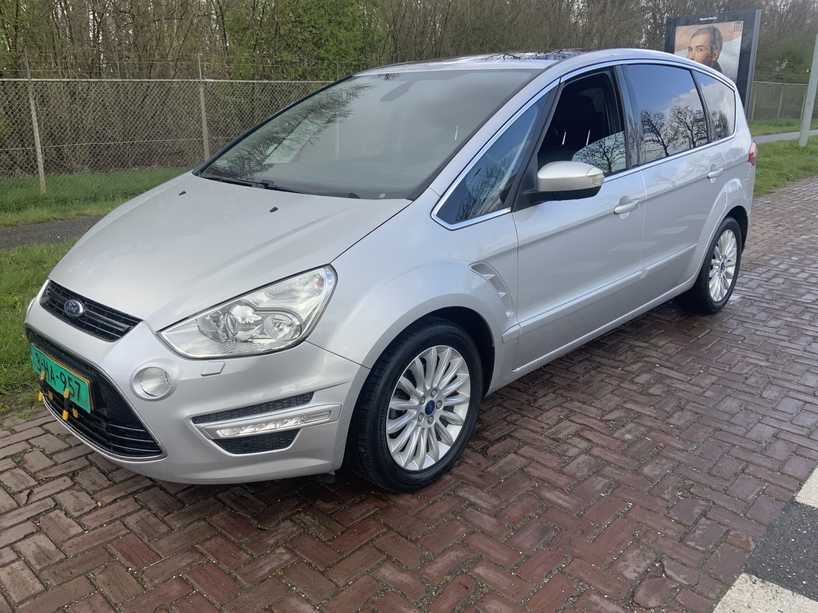 Ford S-max 1.6 EcoB. Plat. 7p. 2015 - voorkant
