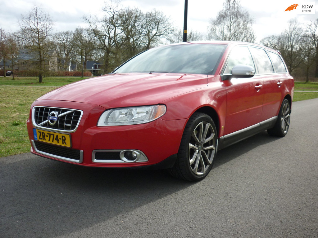 Volvo V70 2.5T R-Design 2010 - voorkant