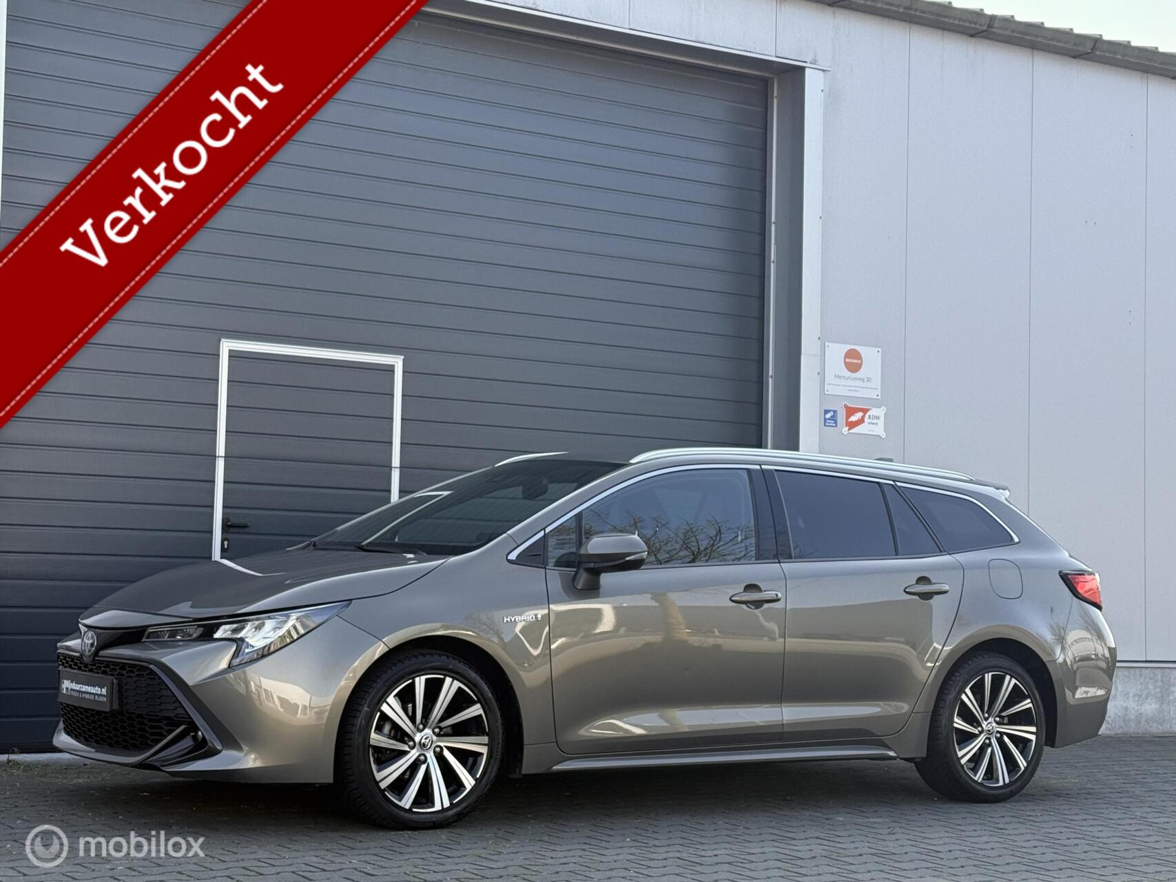 Toyota Toyota Corolla 1.8 Hybrid, Half leder, Dealer 2021 - voorkant