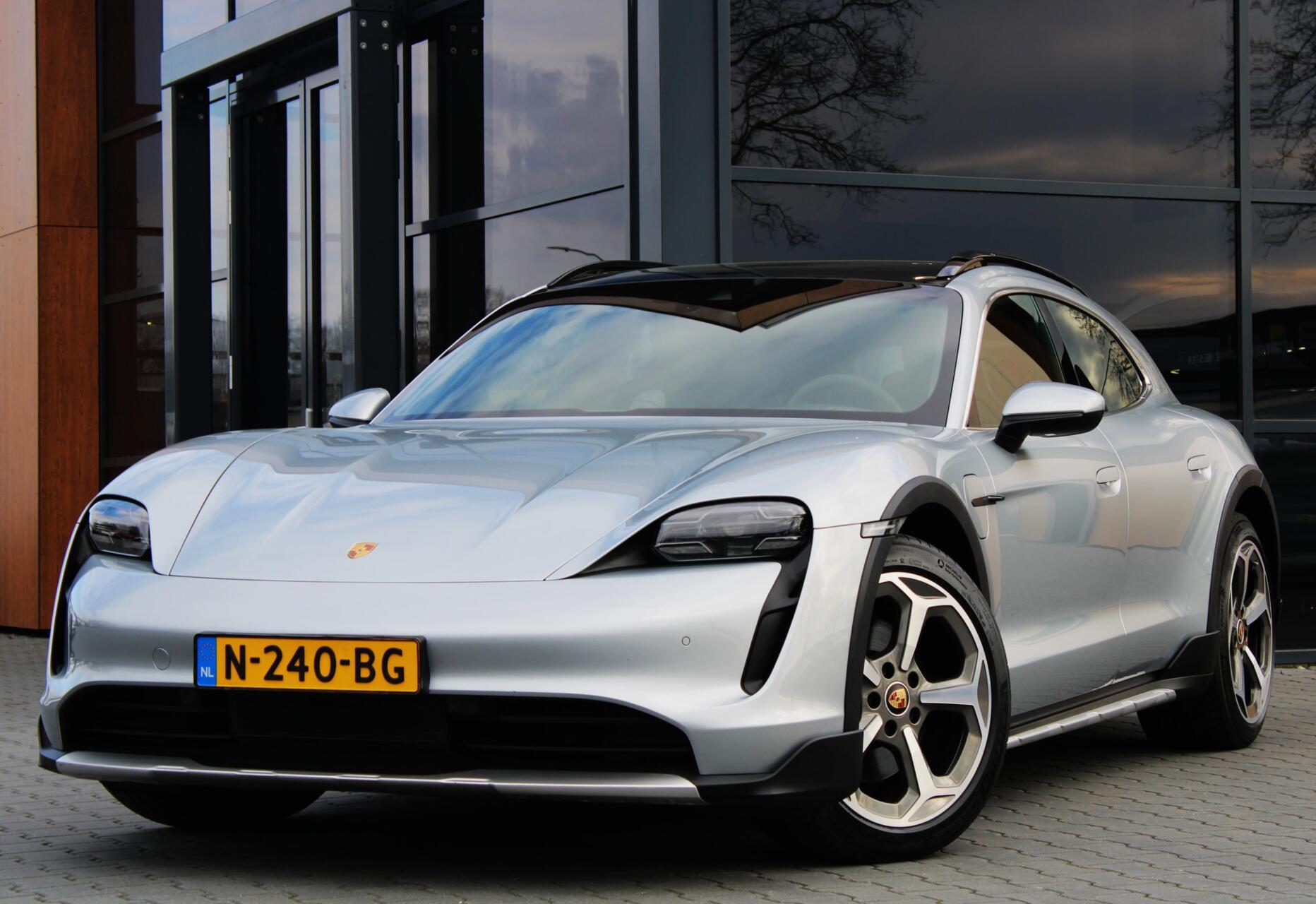 Foto van PORSCHE TAYCAN 4S