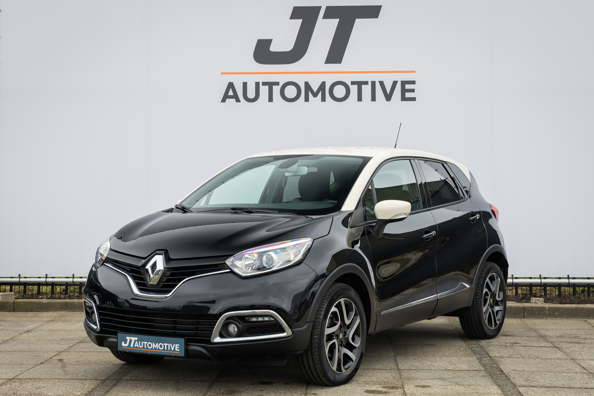 Renault Captur 1.2 TCe Dynamique Cruise | Camera | Parkeersensoren 2016 - voorkant