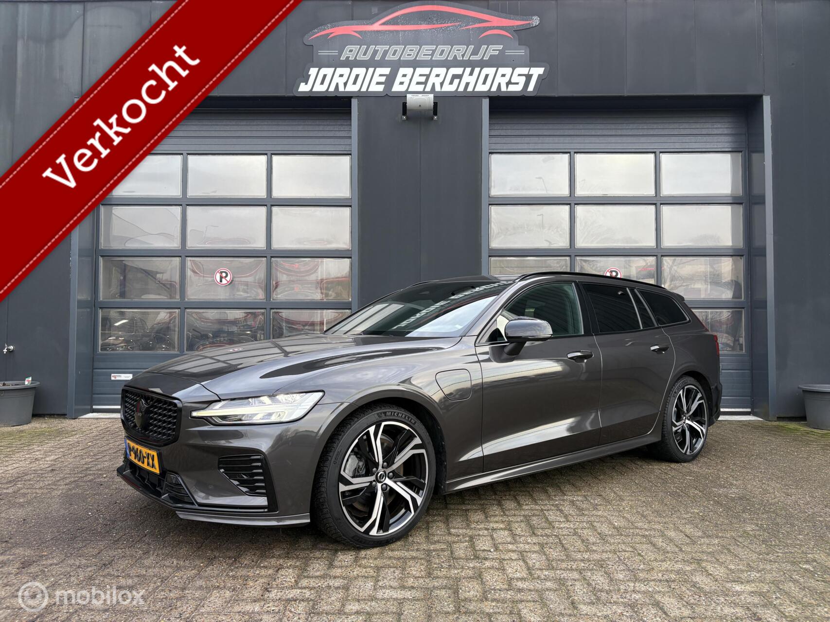 Volvo V60 2.0 T6 Plug-in hybrid AWD Plus Dark 2022 - voorkant
