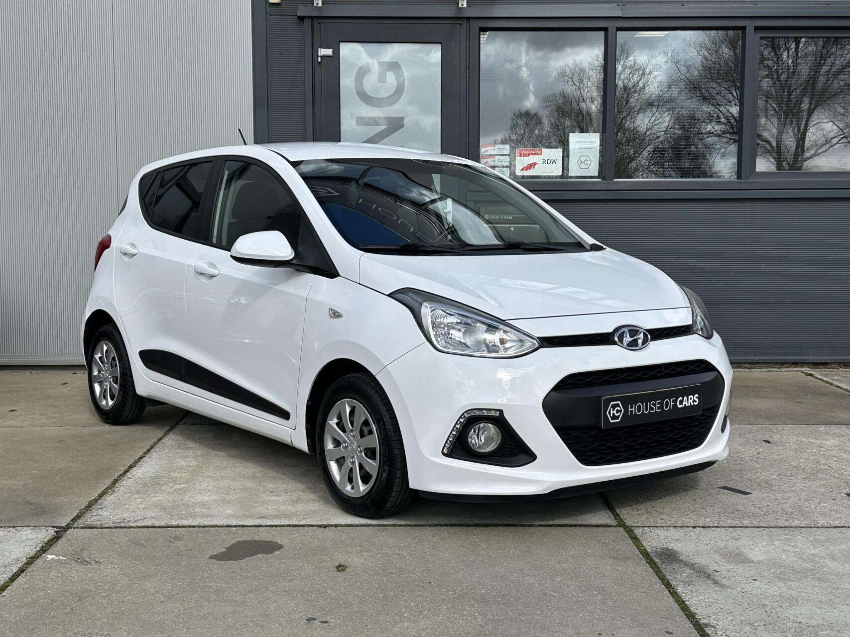 Hyundai I10 1.0i i-Motion 5-Deurs Clima Cruise Navi LED NAP 2016 - voorkant