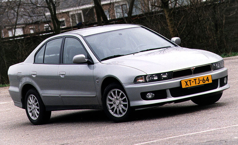 Mitsubishi Galant 2.0 Comfort 2003 - voorkant