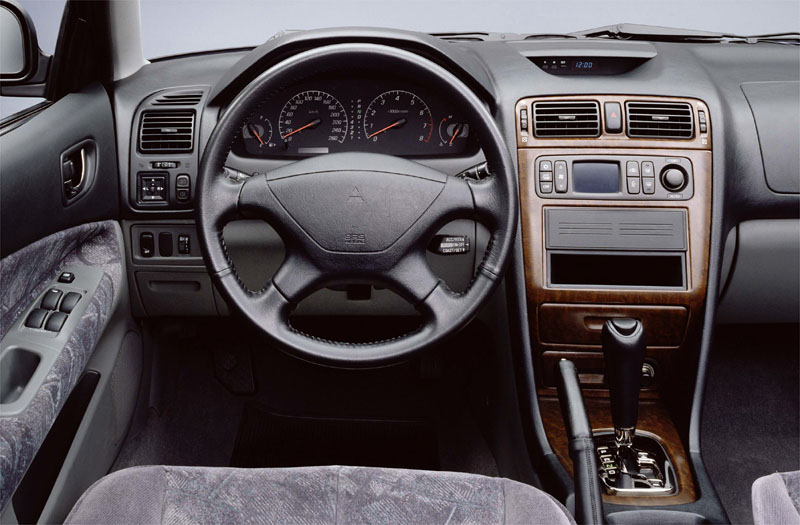 Foto van Mitsubishi Galant