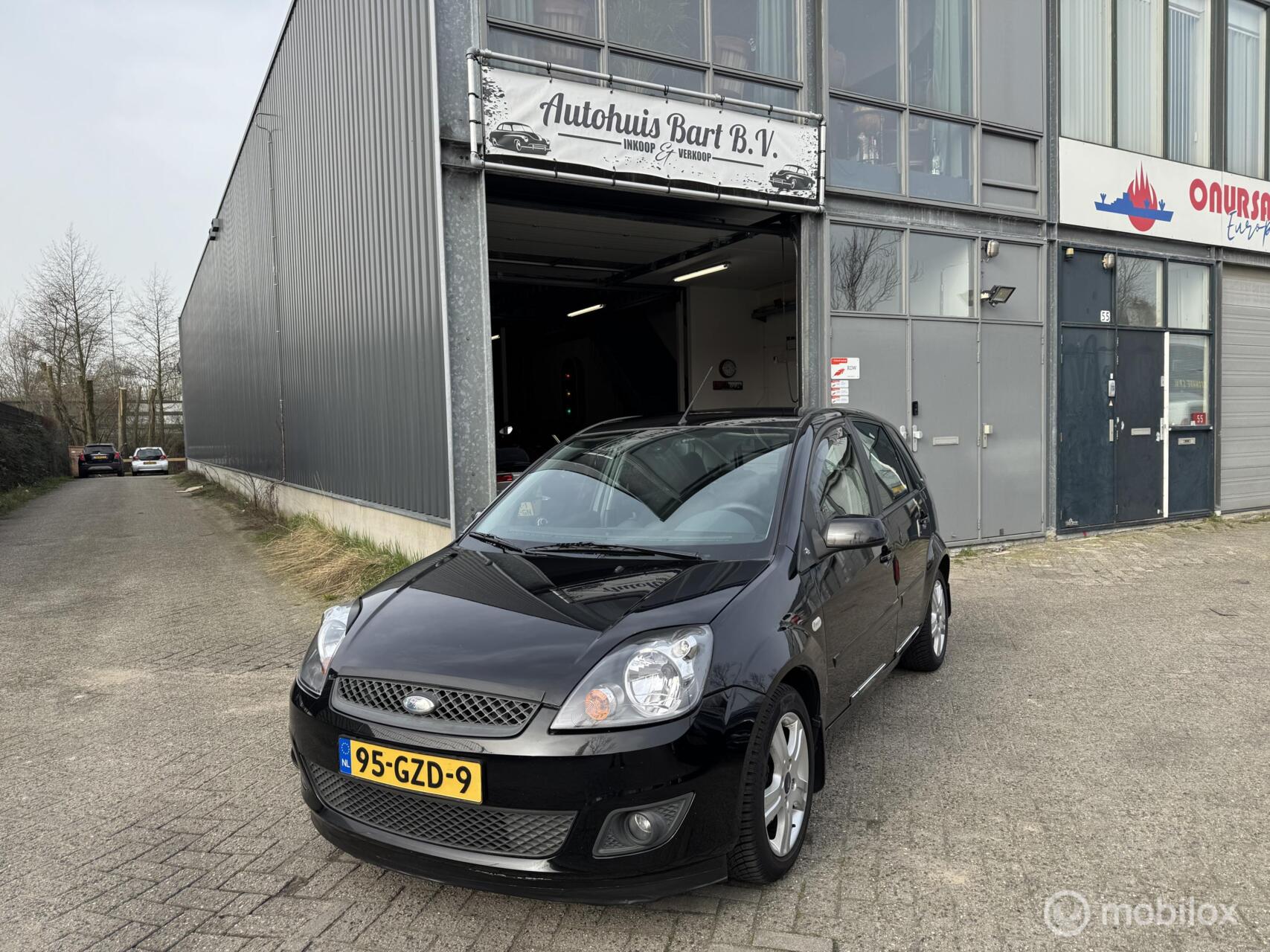 Ford Fiesta 1.25 Titanium Airco! APK steekproef! NAP Logisch! 2008 - voorkant