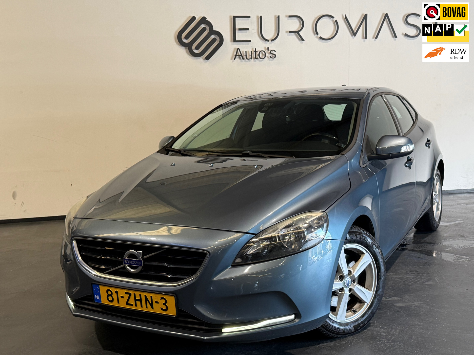 Volvo V40 1.6 T3 Kinetic Navi Airco Cruise Pdc Trekhaak Nieuwe Apk 2012 - voorkant