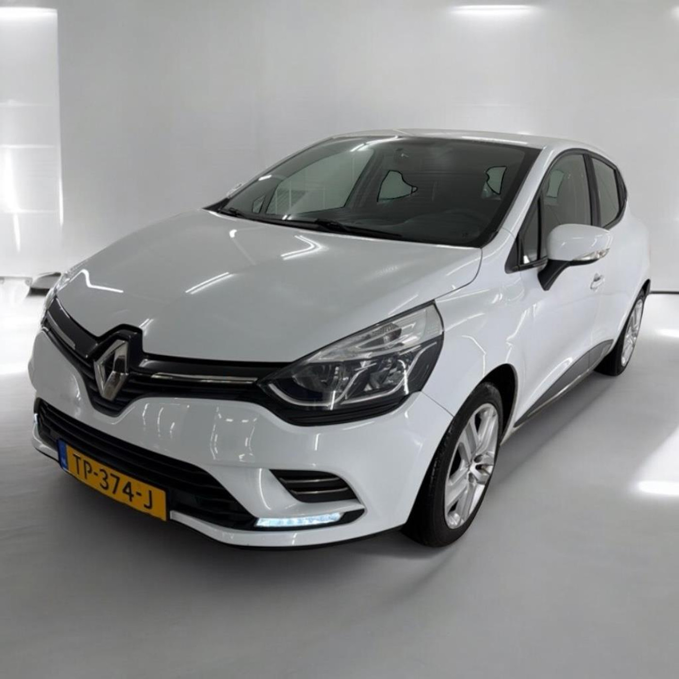 Renault Clio 0.9 TCe Zen 1e eigenaar LED NAVI 2018 - voorkant