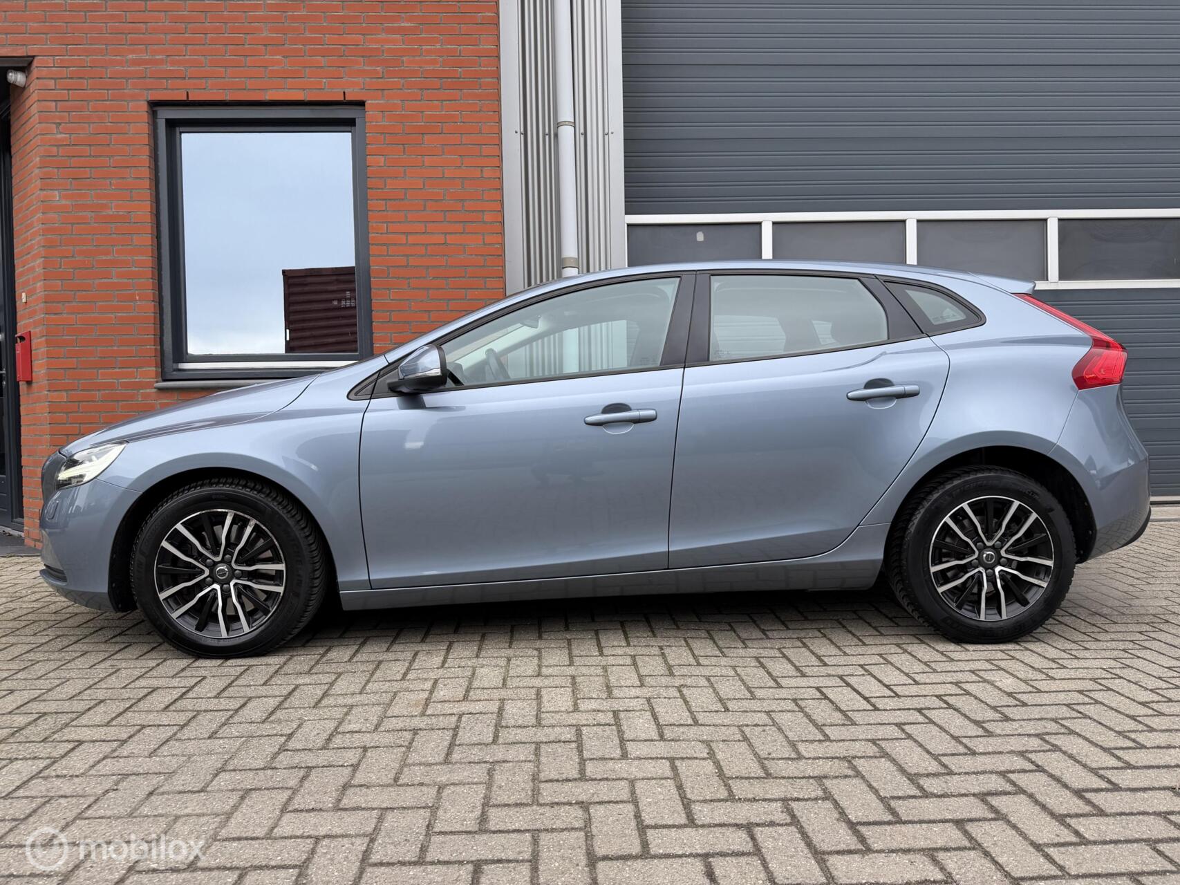 Volvo V40 1.5 T2 Nordic+ Geartronic - dealer onderh. - 2017 - voorkant