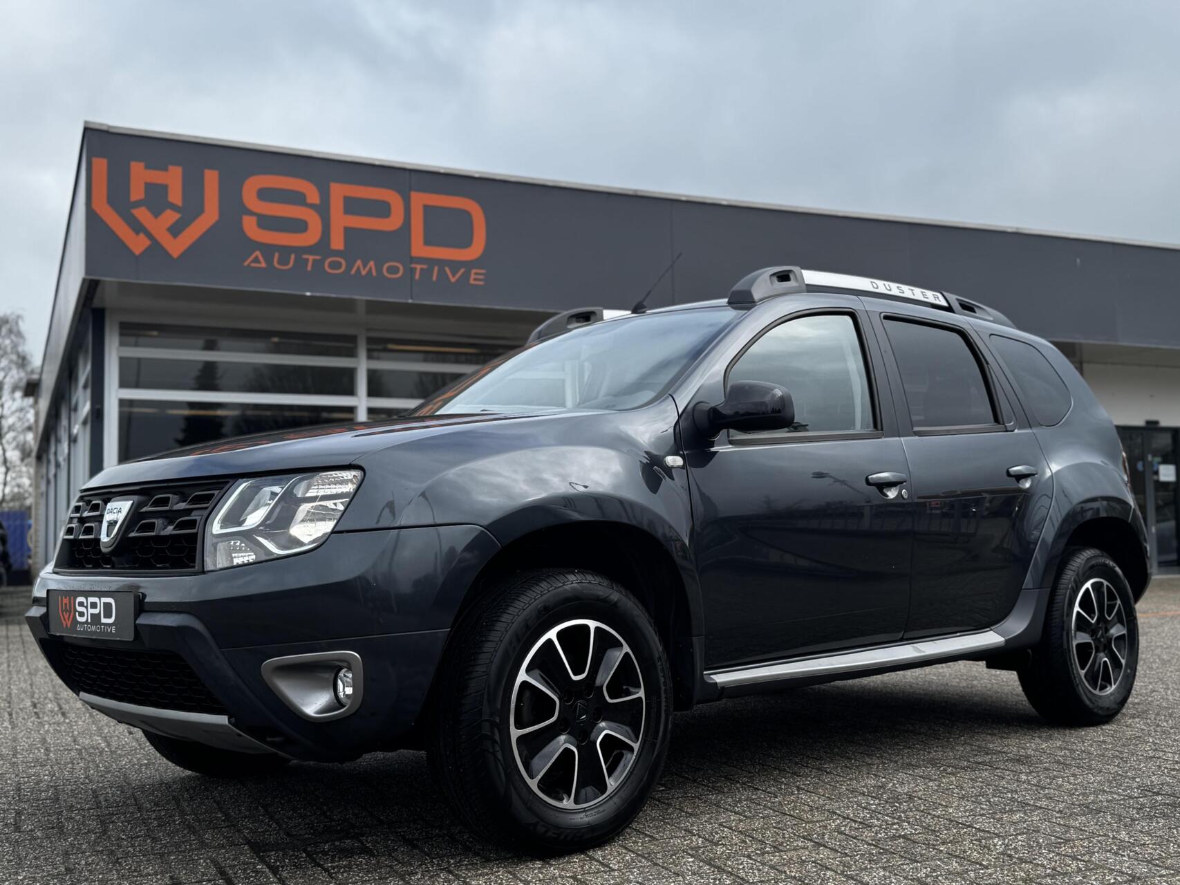 Dacia Duster 1.2TCe 4x2 Blackshadow|Trek|Cam|125PK|Nav|6-bak 2017 - voorkant