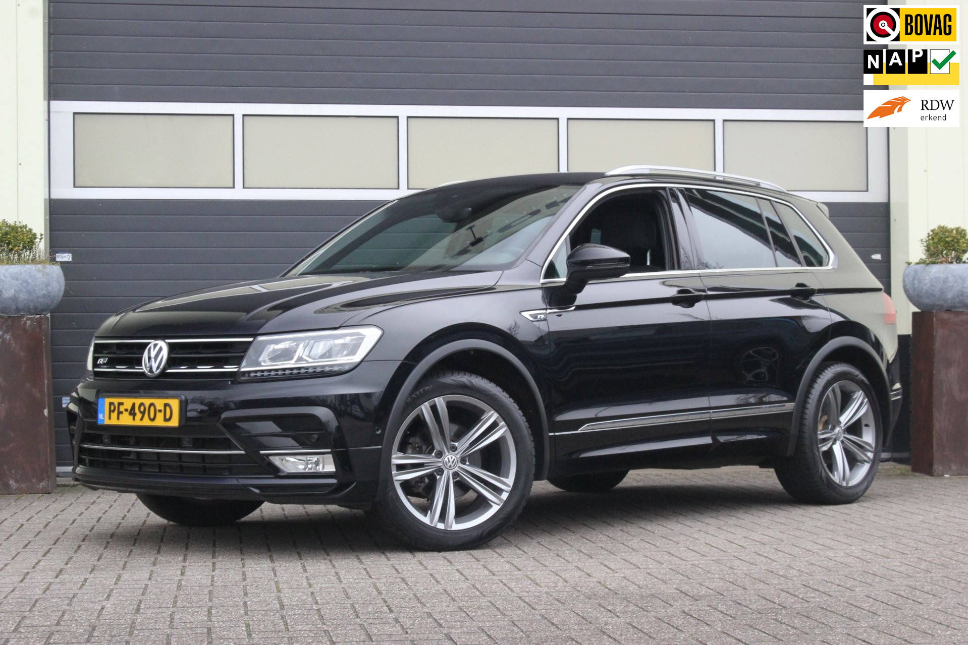 Volkswagen Tiguan 1.4 TSI ACT R-Line | Trekhaak | 19 Inch | 2017 - voorkant