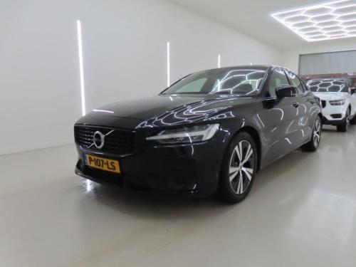 Volvo S60 2.0 B3 R-Design 2022 - voorkant