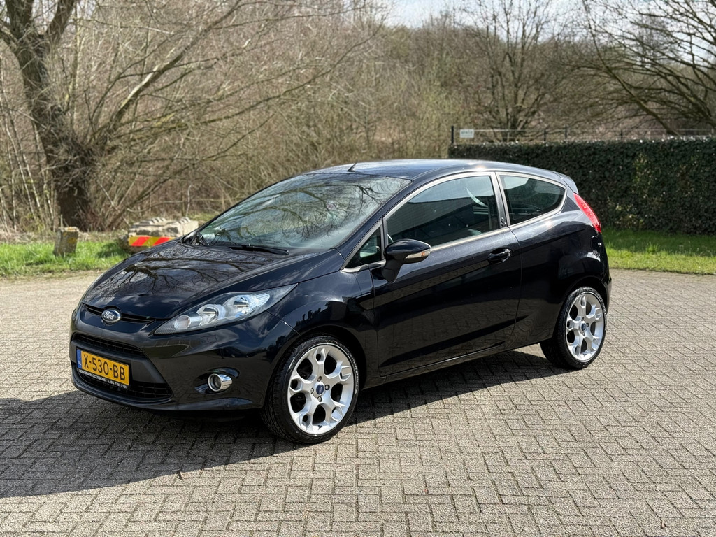 Ford Fiesta 1.25 Titanium 2012 - voorkant