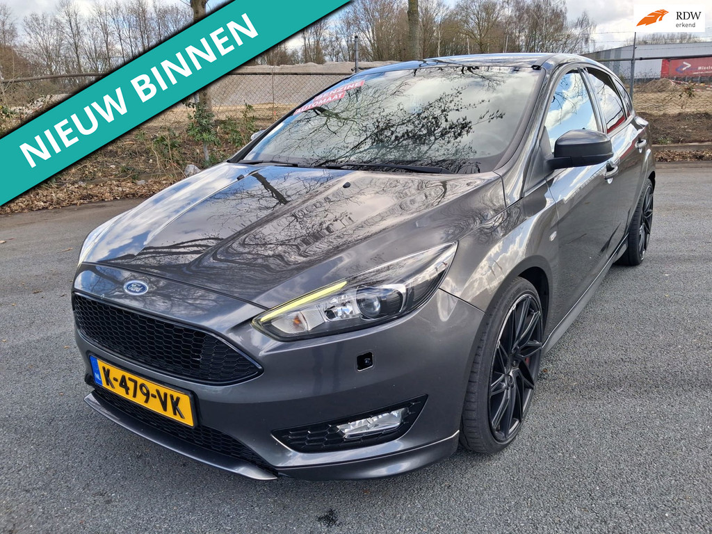 Ford Focus ST-LINE SUPER DIK RIJDT EN SCHAKELT GOE 2017 - voorkant