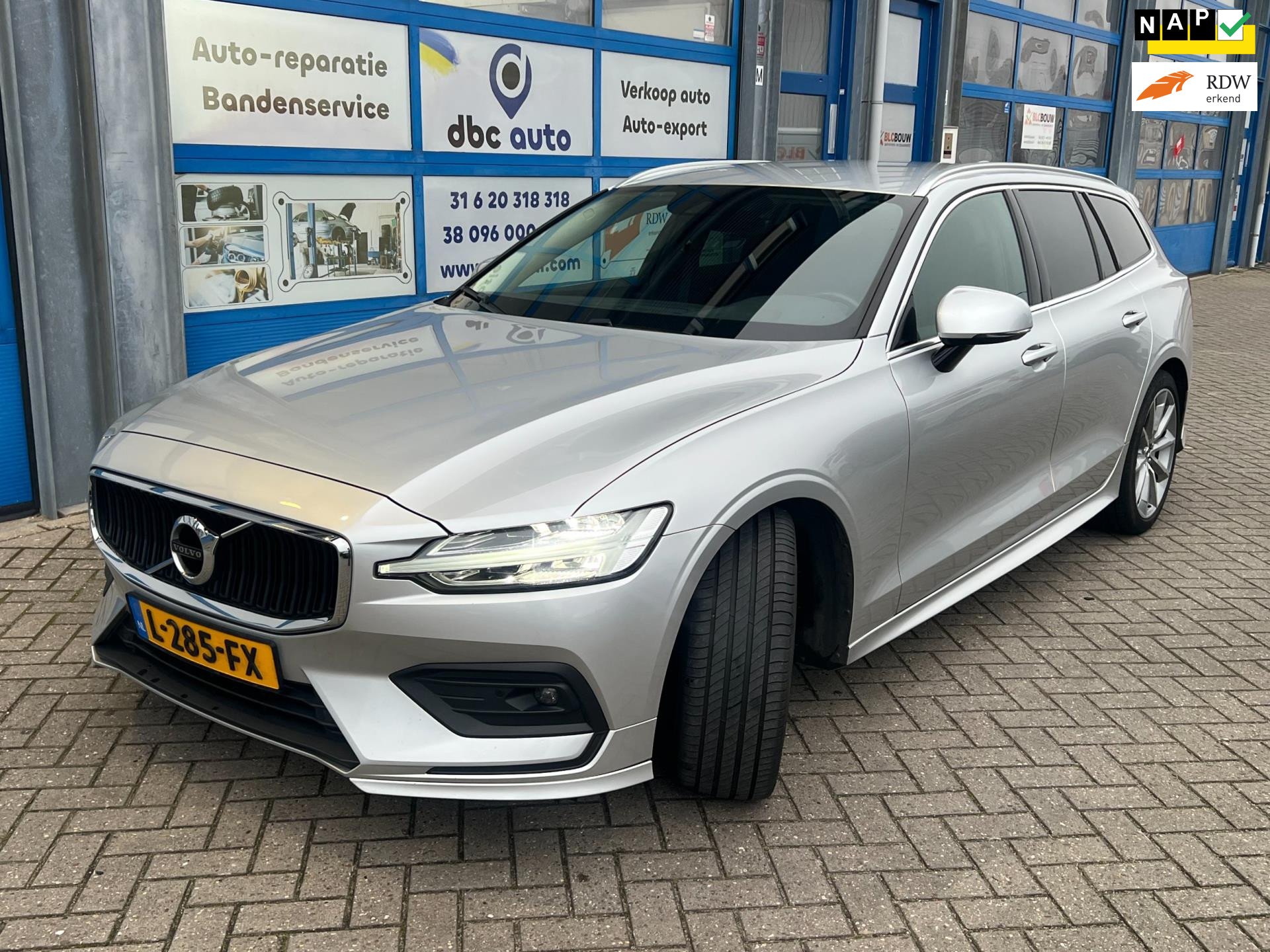 Volvo V60 2.0 B3 Business Pro, automaat, pilot assist, NAP, Navi 2021 - voorkant