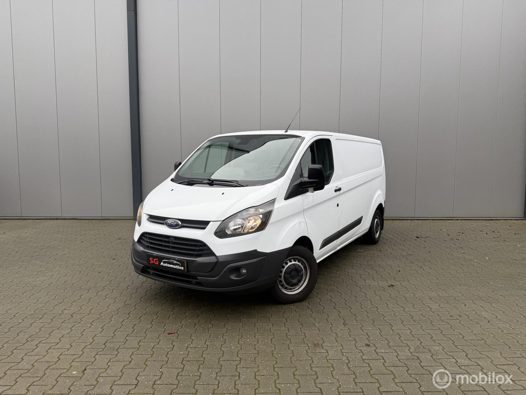 Ford Transit Custom 270 2.2 TDCI L1H1 Ambiente lees tekst 2015 - voorkant