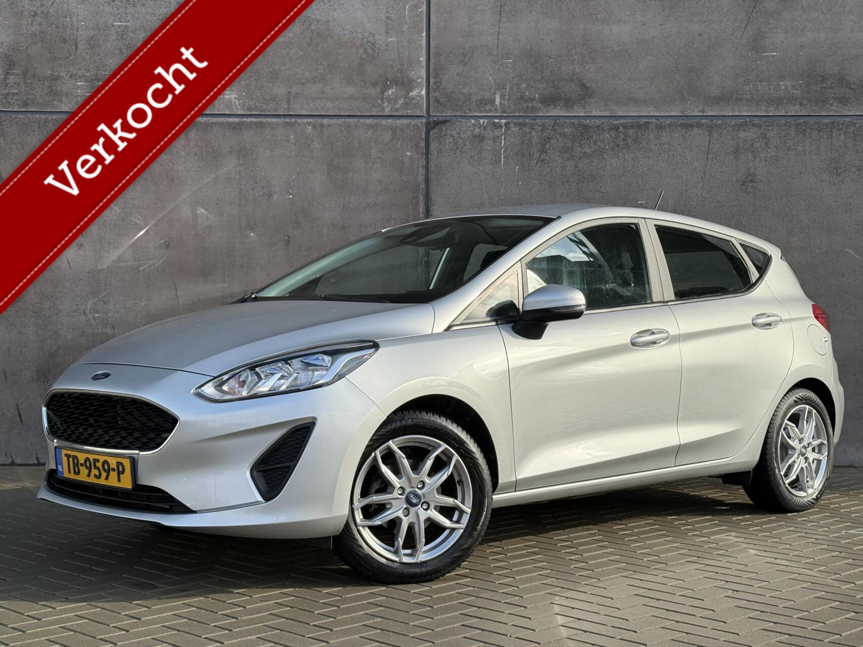 Ford Fiesta 1.1 Trend | Trekhaak | Navigatie | APK 02-2027 | Airco | CarPlay | 2018 - voorkant