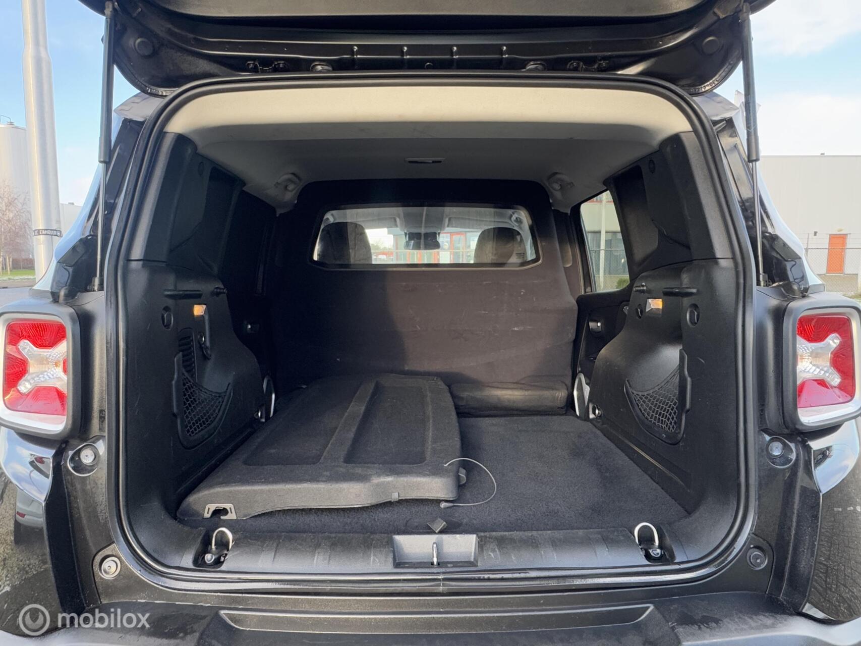 Foto van Jeep Renegade Van