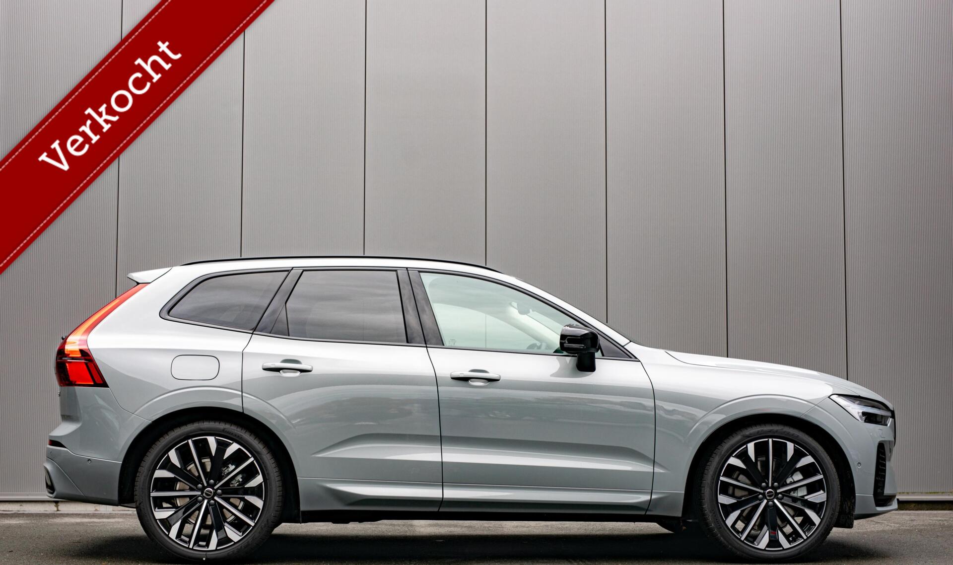 Volvo Xc60 Recharge T8 AWD Ultra Dark Full Option Facelift Model 2026 2025 - voorkant