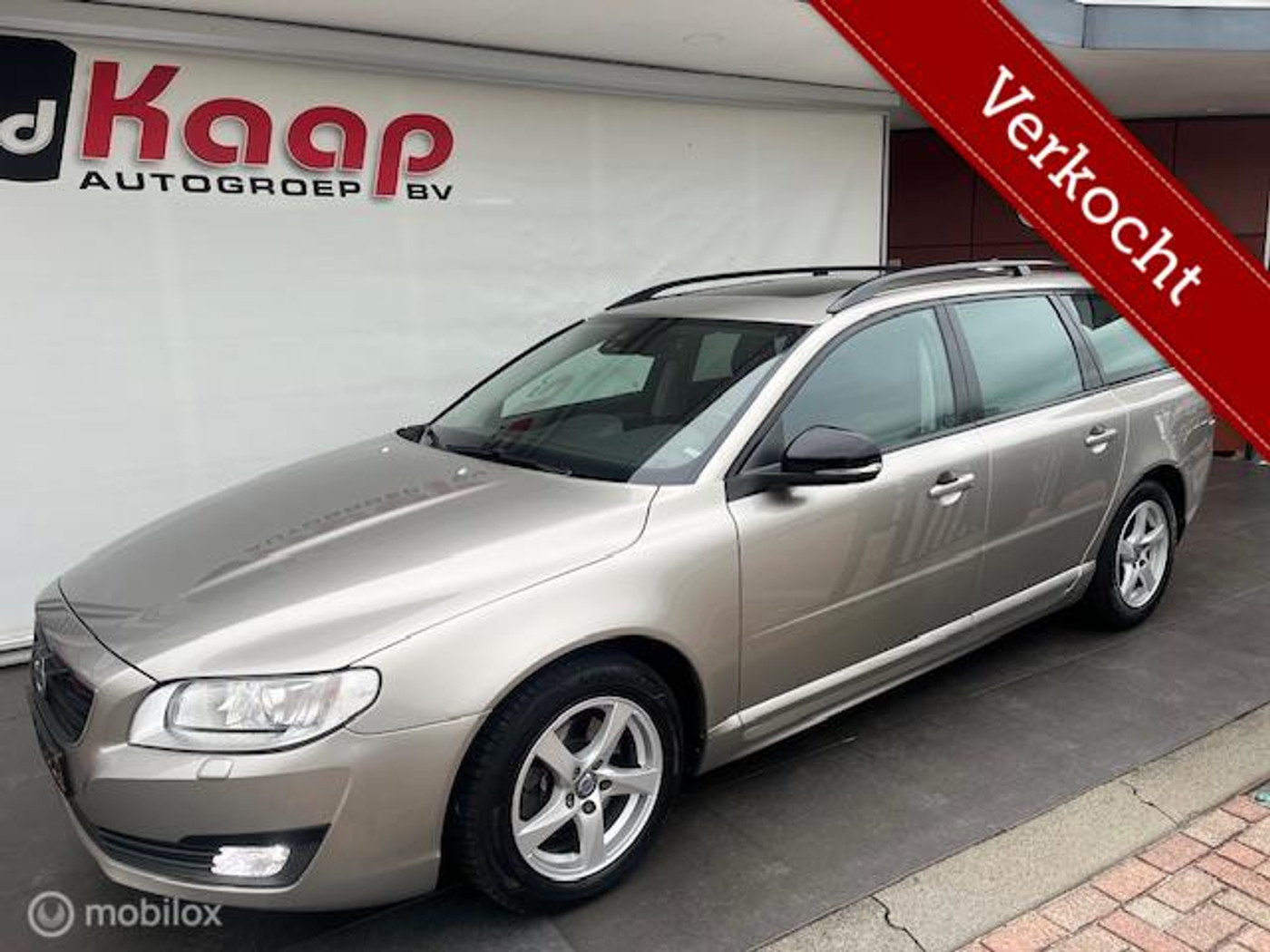 Volvo V70 2.0 D2 Inscription Edition  !!!!!!! DIST,RIEM+KOPPELING ZIT ER NIEUW OP !!!!!!!! 2015 - voorkant