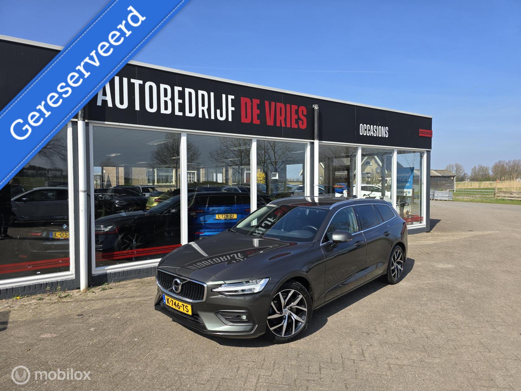 Volvo V60 2.0 B4 Momentum HK-Sound/Memory/Leder/18Inch/Trekhaak 2021 - voorkant