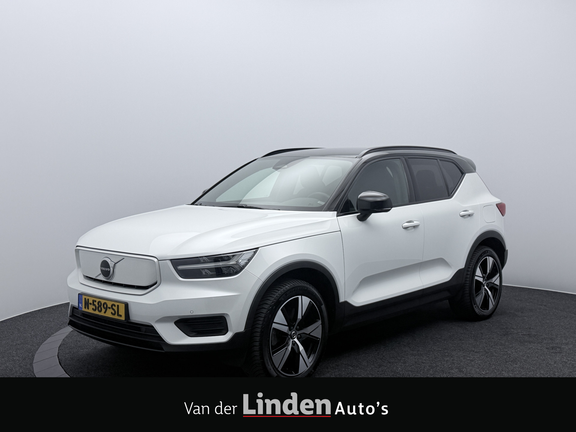 Volvo XC40 Recharge Twin Plus 78 kWh SOH 93,2% | Elektrisch Wegklapbare Trekhaak | Stoel/Stuurwielverwarming| Camera 2021 - voorkant