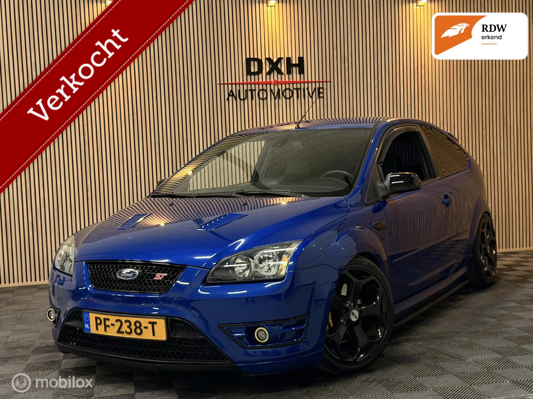 Ford Focus 2.5 ST 225pk APK-2027 RECARO LEDER STOELVW NAVI 2005 - voorkant