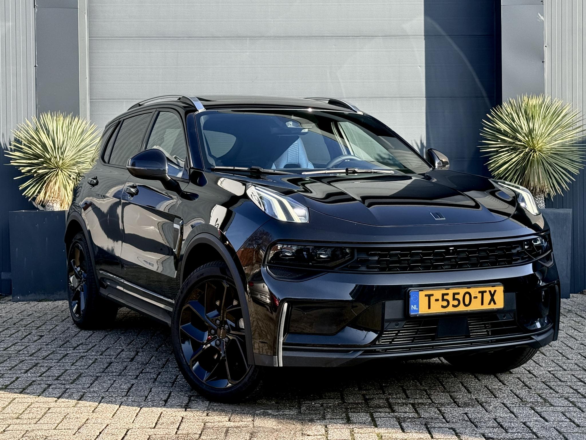 Foto van LYNK&CO LYNK & CO 01