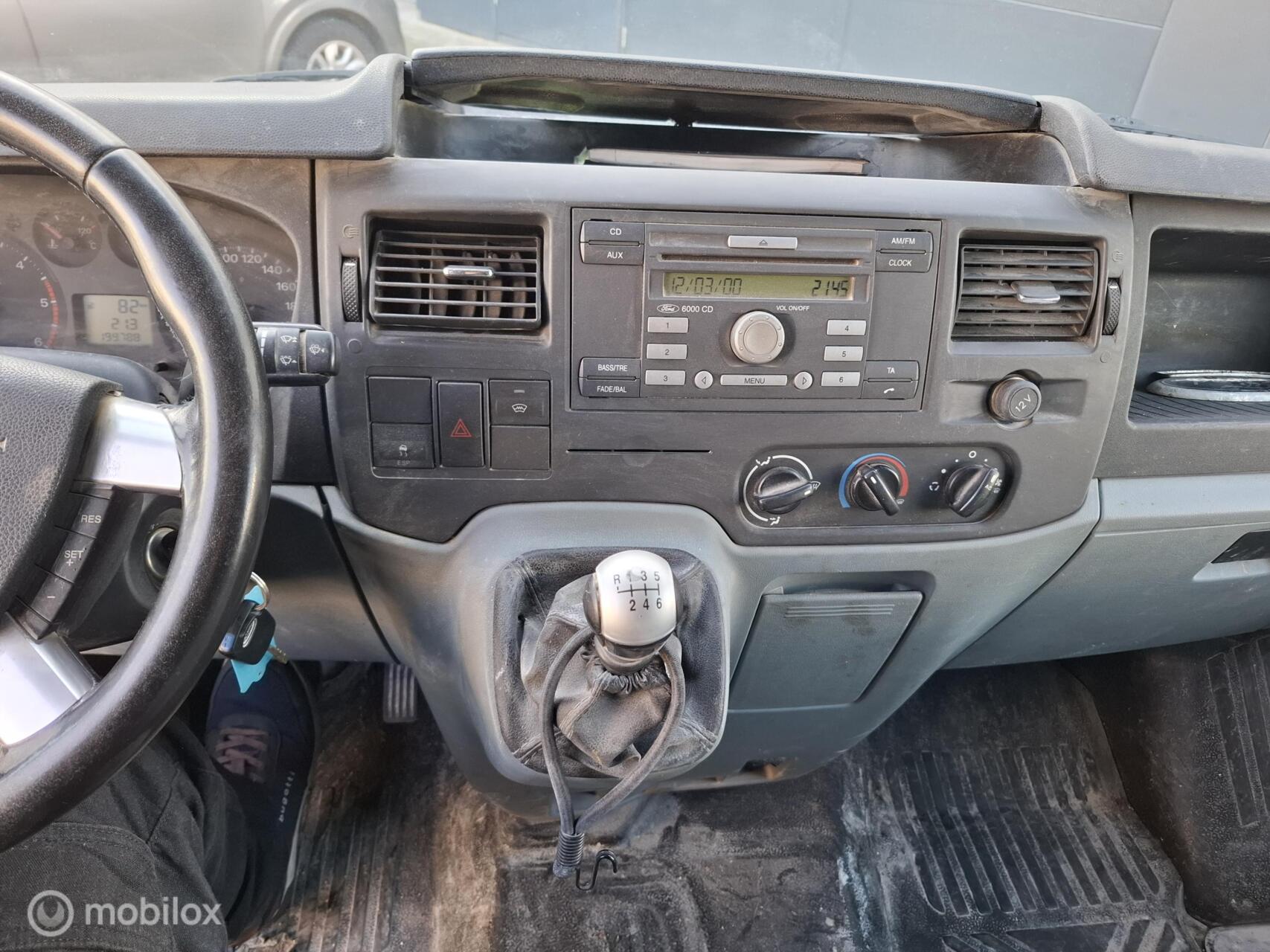 Foto van Ford Transit 330m FD Van 140 4.93