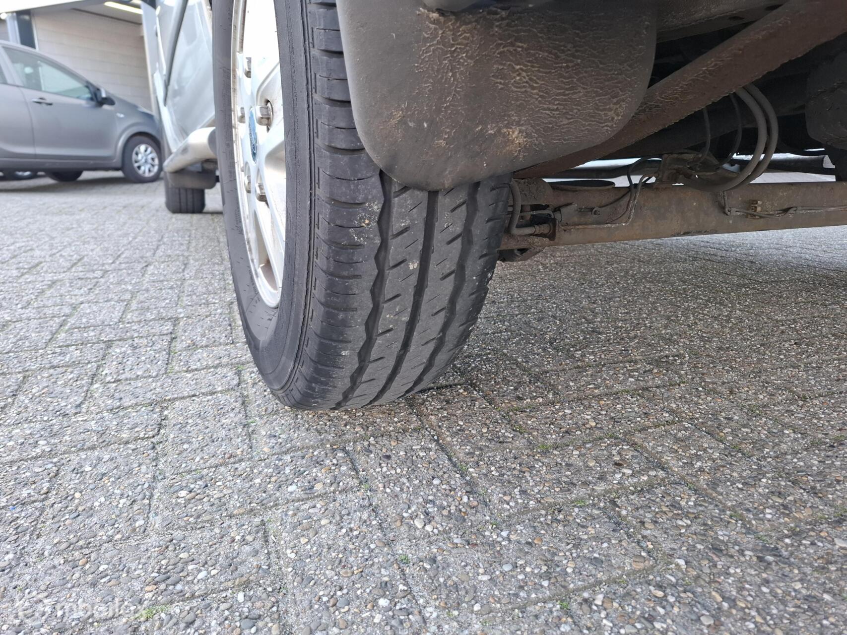 Foto van Ford Transit 330m FD Van 140 4.93