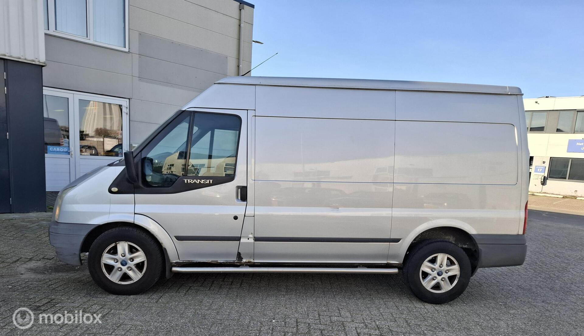 Foto van Ford Transit 330m FD Van 140 4.93