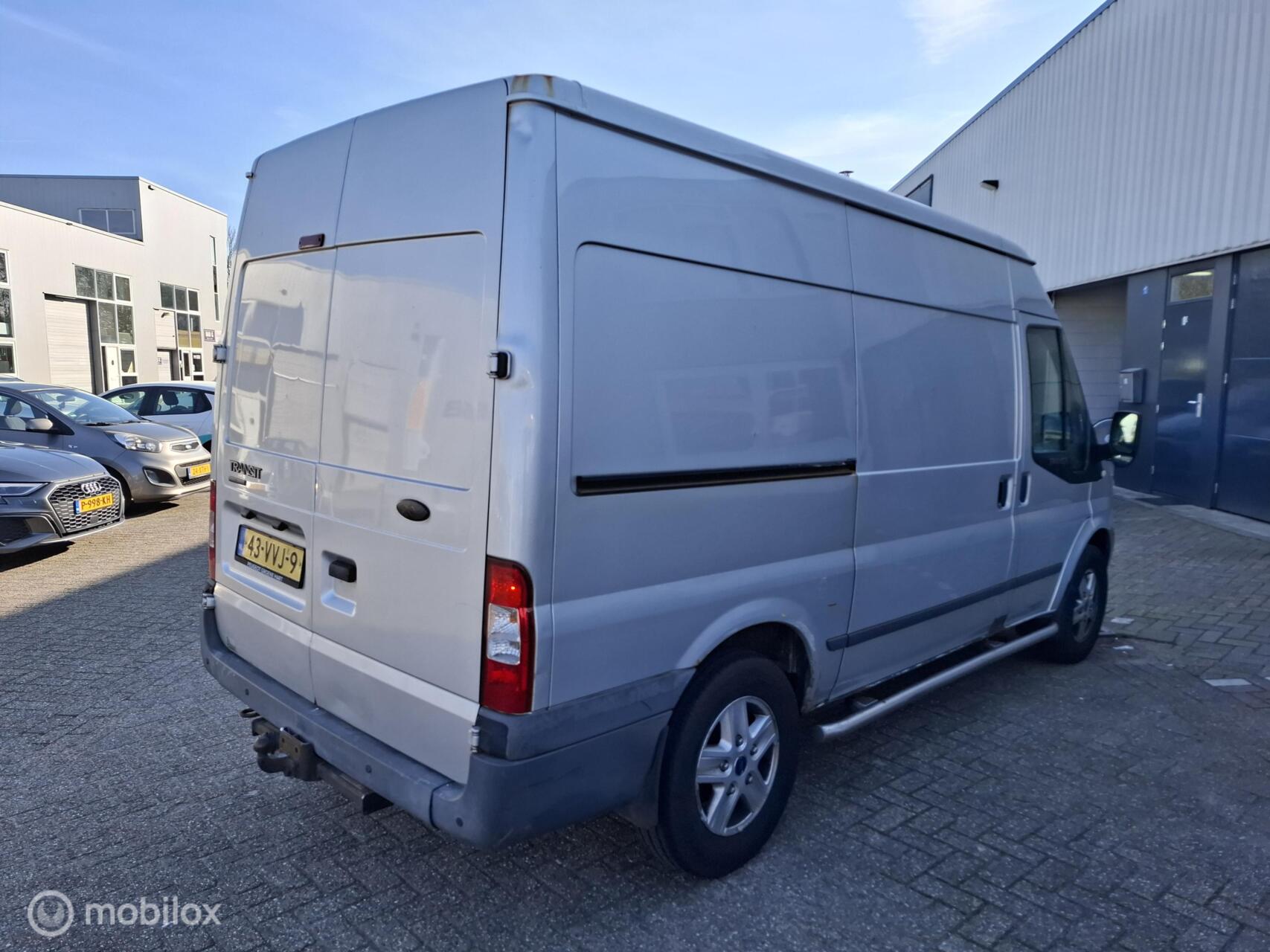Foto van Ford Transit 330m FD Van 140 4.93