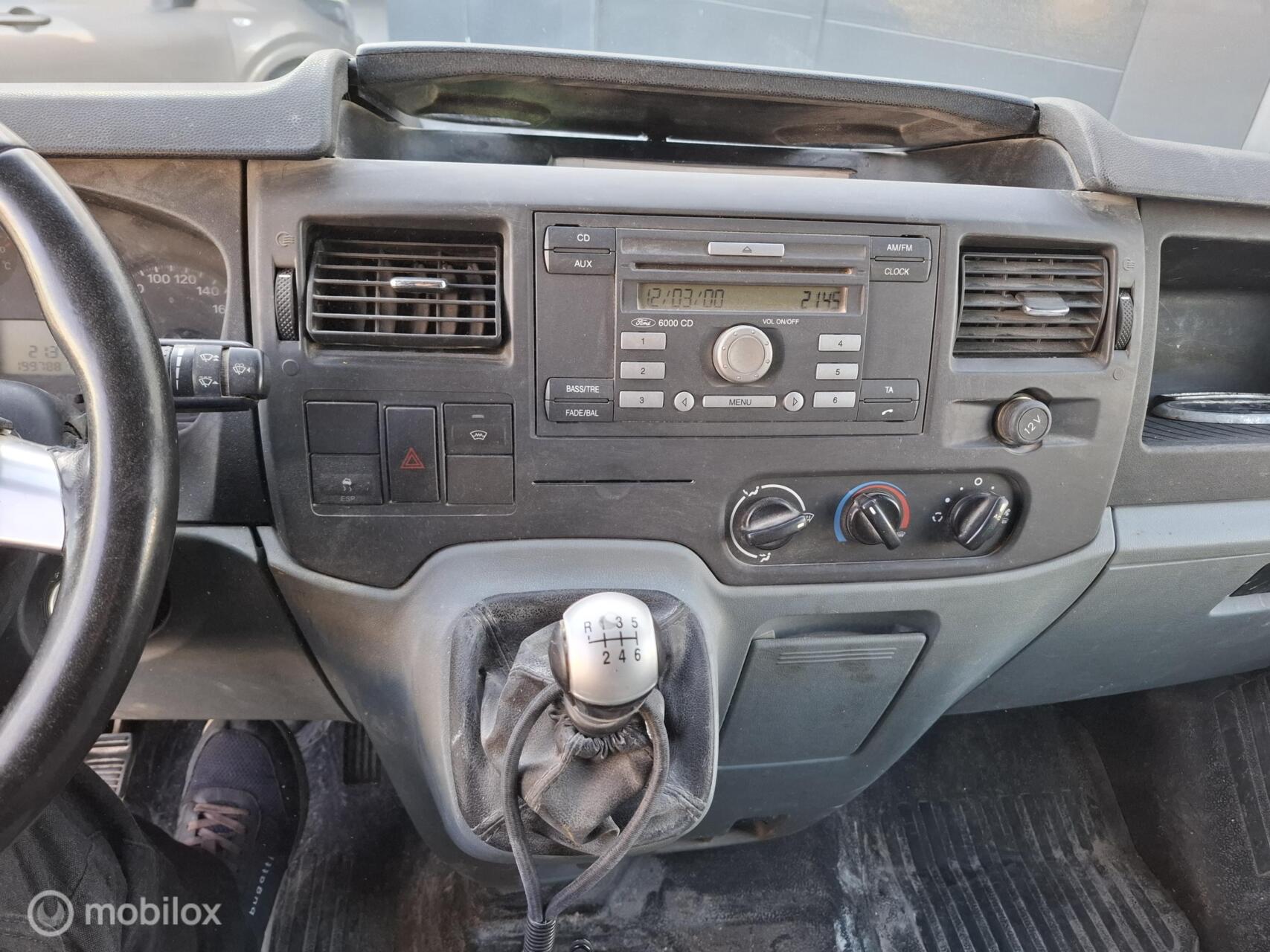 Foto van Ford Transit 330m FD Van 140 4.93